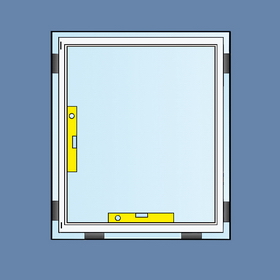 Схема установки окна - выравнивание рамы по уровню и предварительное расклинивание.